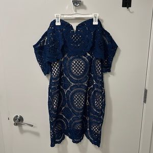 Lulus navy blue strapless sweetheart dress with off the shoulder sleeves.